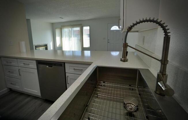 15712 South B St #5, Tustin, CA 92680