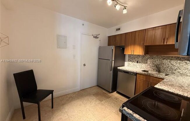 5101 Collins Ave appt 12K (A11943882)