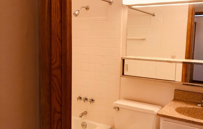 1 bed, 1 bath, 650 sqft, $1,035, Unit 209