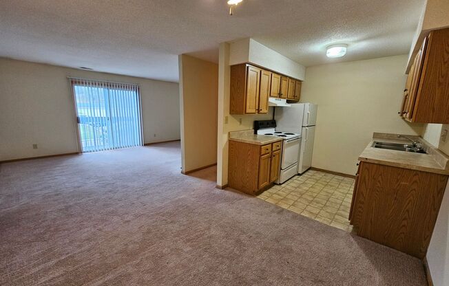 2 beds, 1 bath, $745, Unit 1630.09