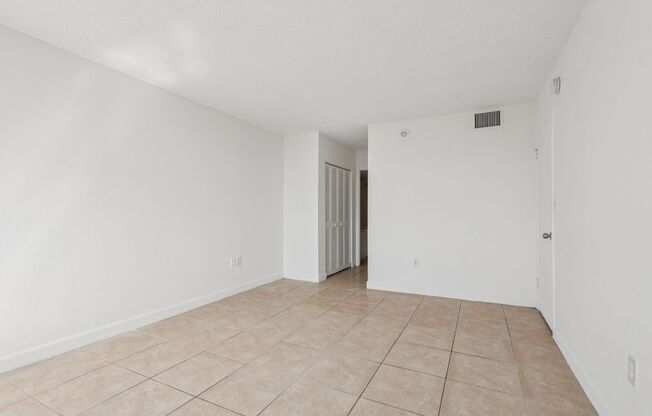 1 bed, 1.5 baths, 780 sqft, $1,850, Unit 210N