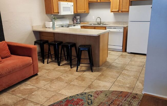 1 bed, 1 bath, 575 sqft, $1,110, Unit 12