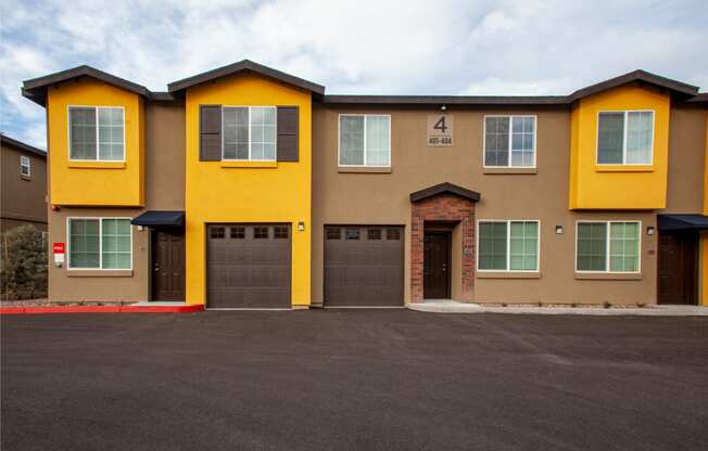 Exterior & Landscaping at San Vicente Luxury Townhomes in Phoenix AZ