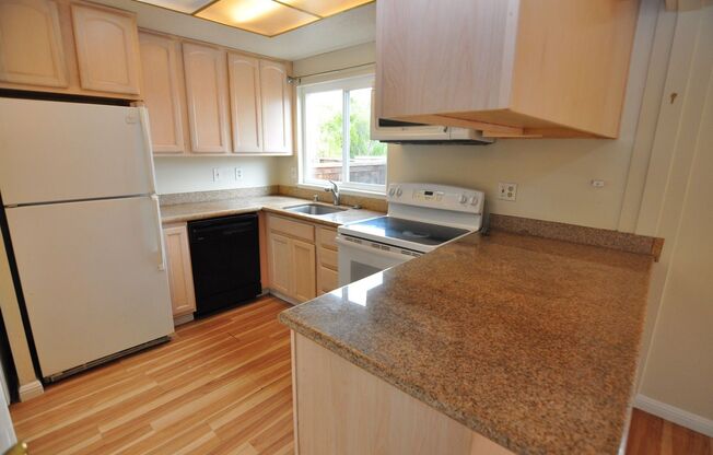 3 bed 1.5 bath Condo available now! 532 Tyrella Ave, #2, Mountain View, CA 94043