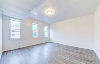 2 beds, 1 bath, $1,299, Unit Apt 3