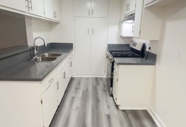 1 bed, 1 bath, 730 sqft, $1,565, Unit 14030 208