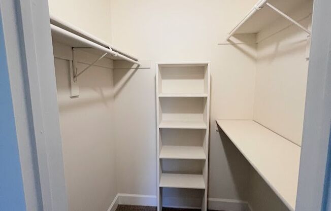 2 beds, 1 bath, 903 sqft, $1,825, Unit 822 #2B