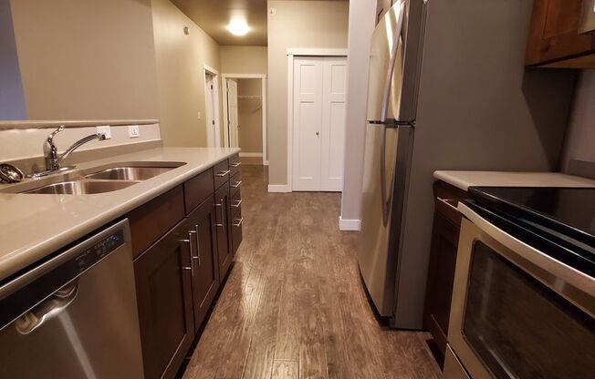 1 bed, 1.5 baths, $1,325, Unit 322