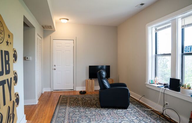 2 beds, 1 bath, 775 sqft, $1,795, Unit 3006-3E