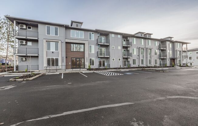 1 bed, 1 bath, 743 sqft, $1,595, Unit 11