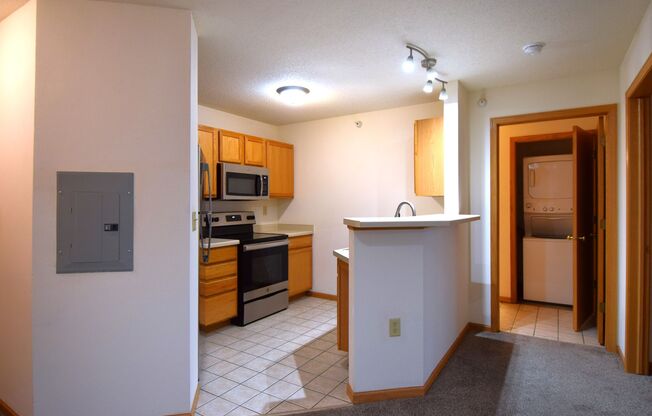 3 beds, 2 baths, 1,380 sqft, $2,345, Unit 8126-306