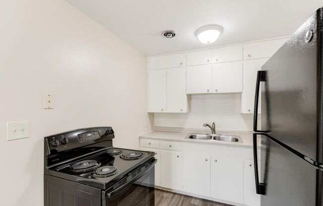 1 bed, 1 bath, 600 sqft, $1,345