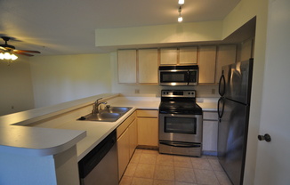 2 beds, 1 bath, $1,700