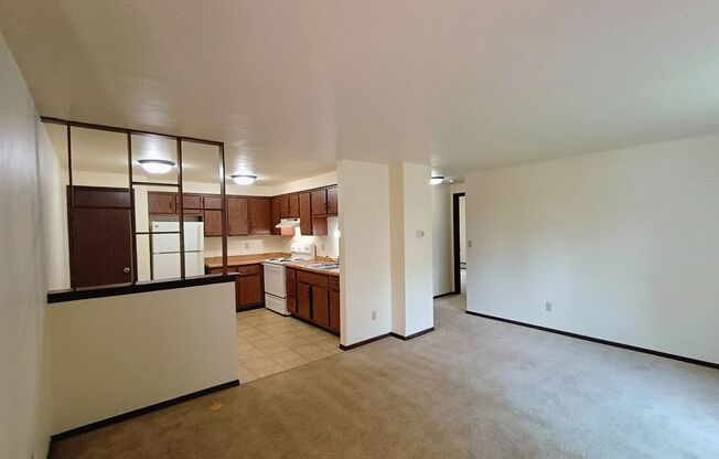 2 beds, 1 bath, 824 sqft, $1,159, Unit 1686-04