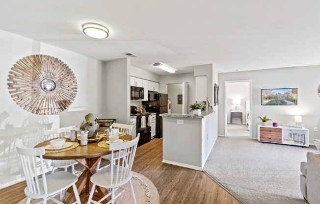 1 bed, 1 bath, 865 sqft, $1,870, Unit 387