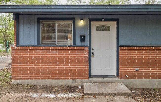 2928 E 12 ST