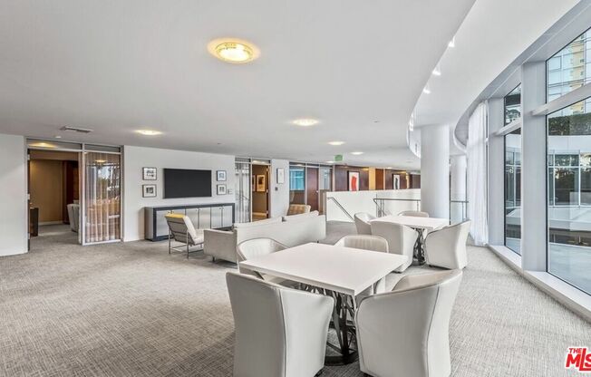 1 bed, 2 baths, 882 sqft, $4,295, Unit 619