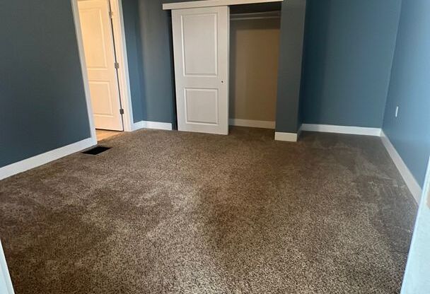 3 beds, 3 baths, $2,998