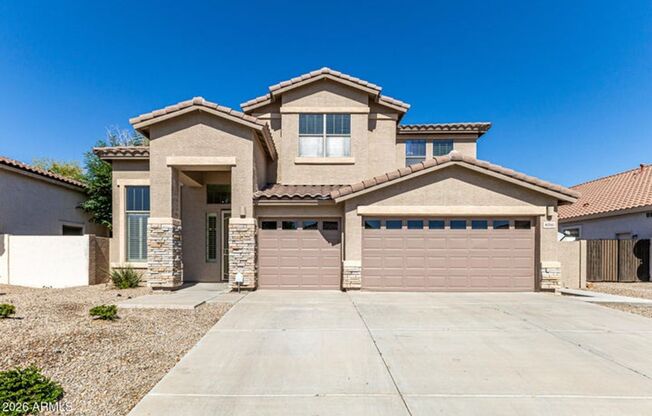 8760 W Augusta Ave, Glendale - Spacious 4 bedroom, 3 bath