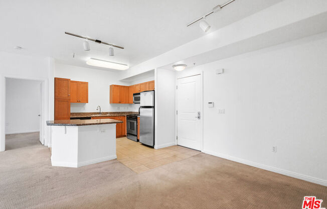 3 beds, 2 baths, 1,213 sqft, $3,600, Unit 209