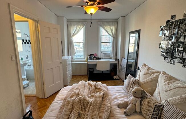1 bed, 1 bath, $2,100, Unit 404