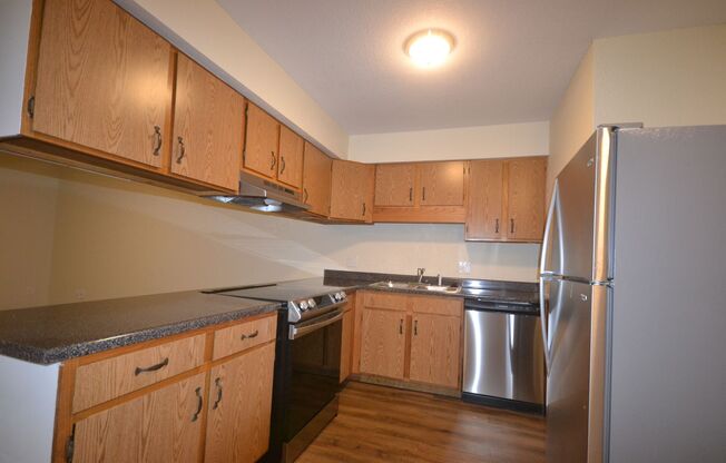 2 beds, 1 bath, 695 sqft, $825, Unit 5