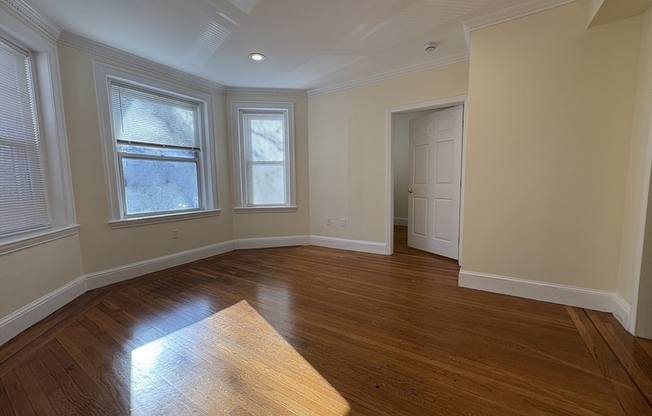 4 beds, 2 baths, 1,200 sqft, $6,000, Unit 202