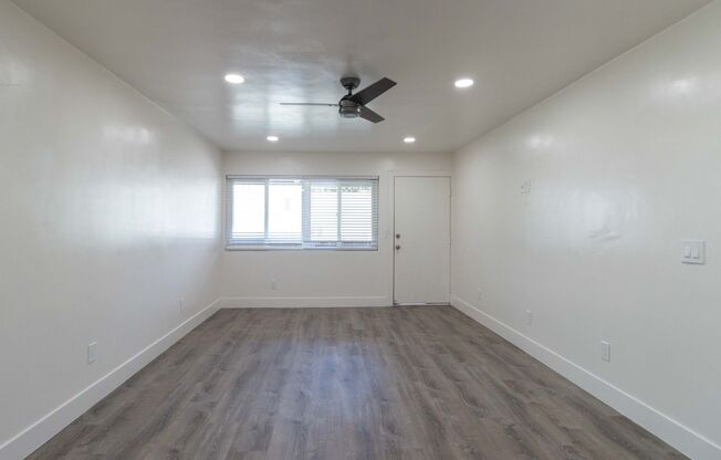 2 beds, 1 bath, 720 sqft, $2,600, Unit M_L