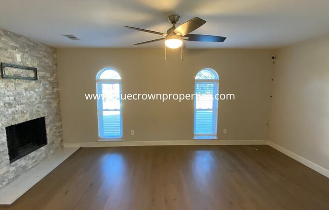 2032 KINGS RD