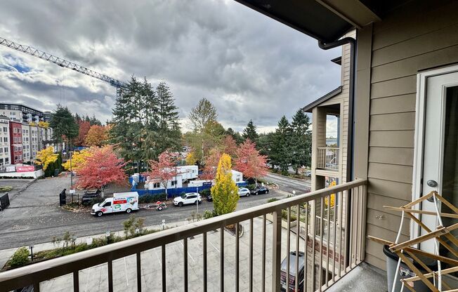 Modern Comfort Meets Prime Convenience in the Heart of Redmond’s Overlake (Reduced rent until May 1st)