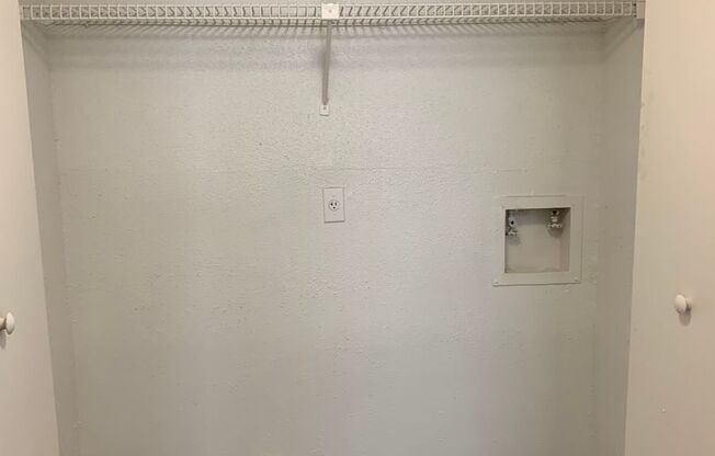 2 beds, 2 baths, 1,003 sqft, $1,050, Unit 2201