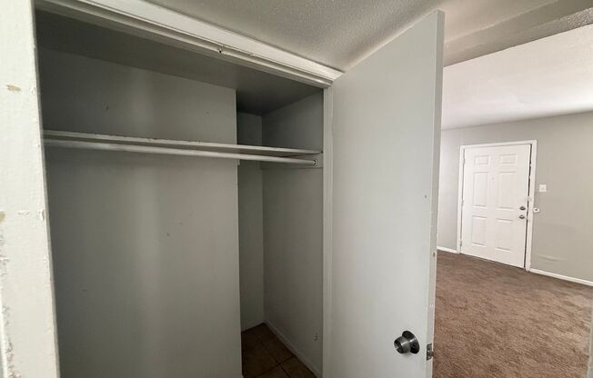 2 beds, 1 bath, $899, Unit 11