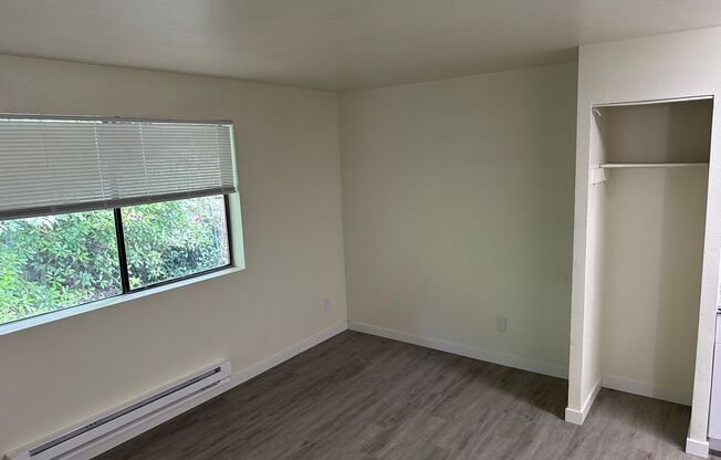 Studio, 1 bath, 650 sqft, $1,099, Unit 41-205