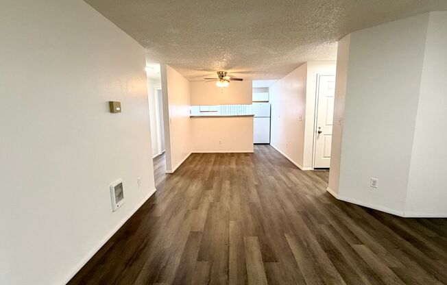 2 beds, 1 bath, 834 sqft, $1,720, Unit P102