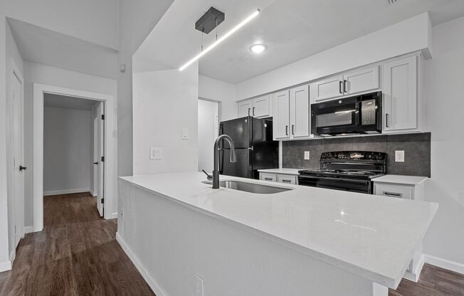 2 beds, 2 baths, 940 sqft, $1,499, Unit 424