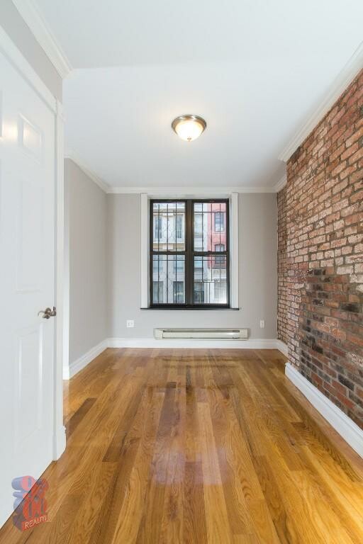325 E 5 ST