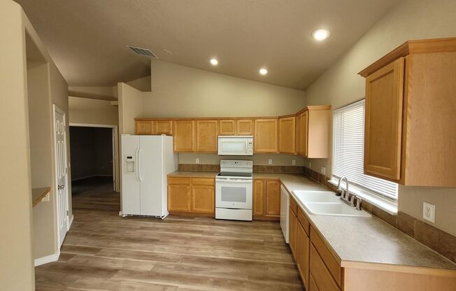 3 beds, 2 baths, $1,825