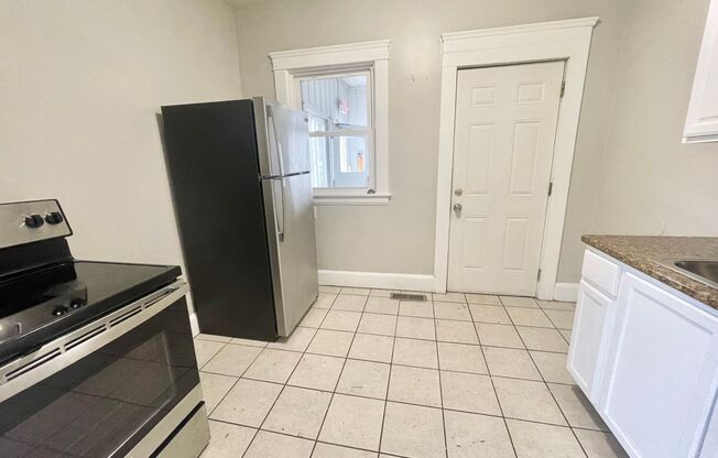 1 bed, 1 bath, 500 sqft, $745, Unit Unit 3