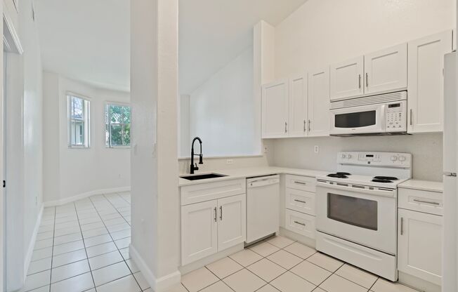 2 beds, 2 baths, $1,850, Unit UNIT 204