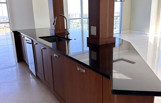 2 beds, 2.5 baths, $4,500, Unit UNIT 1706