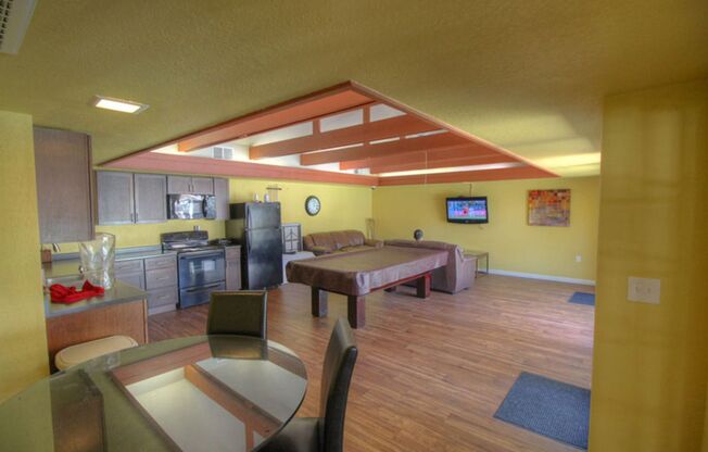 1 bed, 1 bath, 695 sqft, $1,950, Unit 425