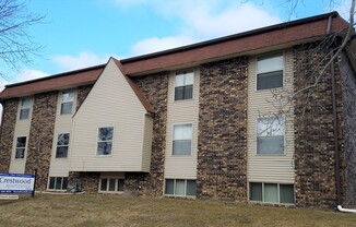 2 beds, 1 bath, 900 sqft, $875, Unit 801 West Crestwood Drive Apt 304