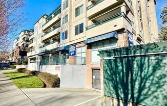 8750 GREENWOOD AVE N