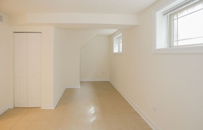 2 beds, 2 baths, 1,140 sqft, $3,150, Unit 3814S-1E