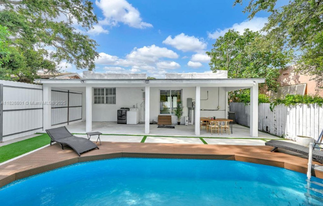 85 NW 47 ST
