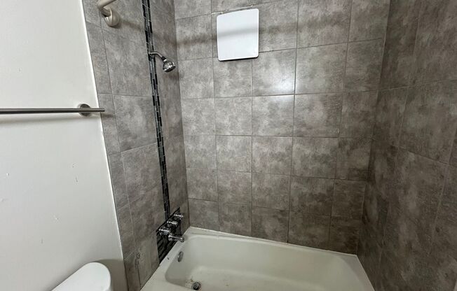 1 bed, 1 bath, $995, Unit 247