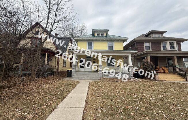935 Edgewater Ave