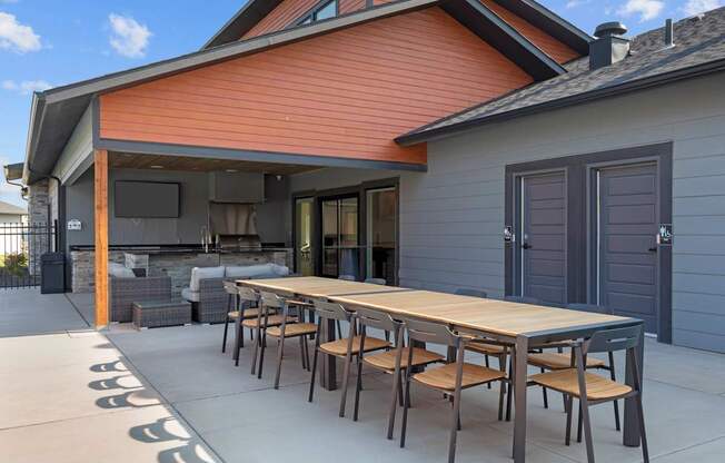 Vicinity at Horn Rapids Apartments Outdoor Entertainment Table