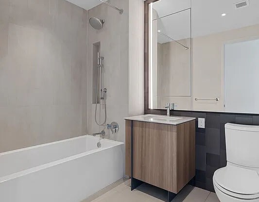 1 bed, 1 bath, $6,400, Unit 15D