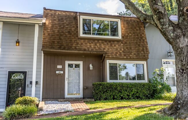 110 Woodlake Drive - Four Seasons Townhome!